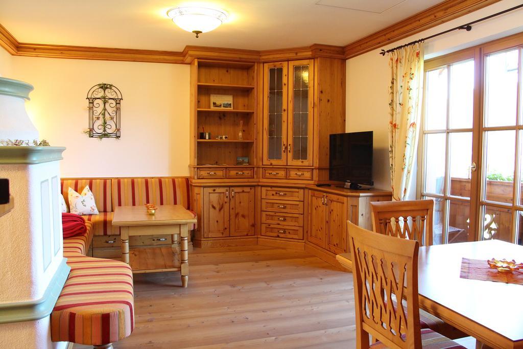 Ferienwohnung Schossleitner - Der Wohlfuehl-Ansitz Am Wolfgangsee Mit Weitblick Sankt Gilgen Quarto foto